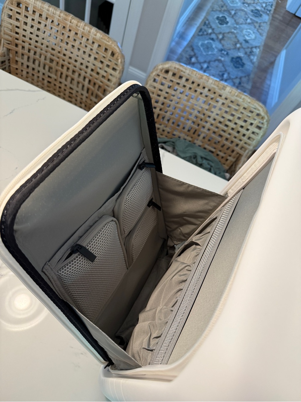 New Monos Carry On Pro Suitcase - Picture 5 of 9